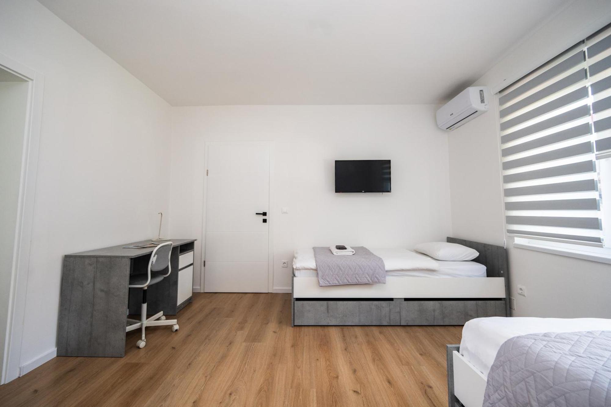 Bright 2Bdr Apartment With Balcony - Free Parking Сараево Экстерьер фото